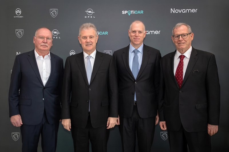  Novamer Otomotiv Seçkin Bir Davetli Toplulu�unun Kat�l�m�yla Aç�ld�! 